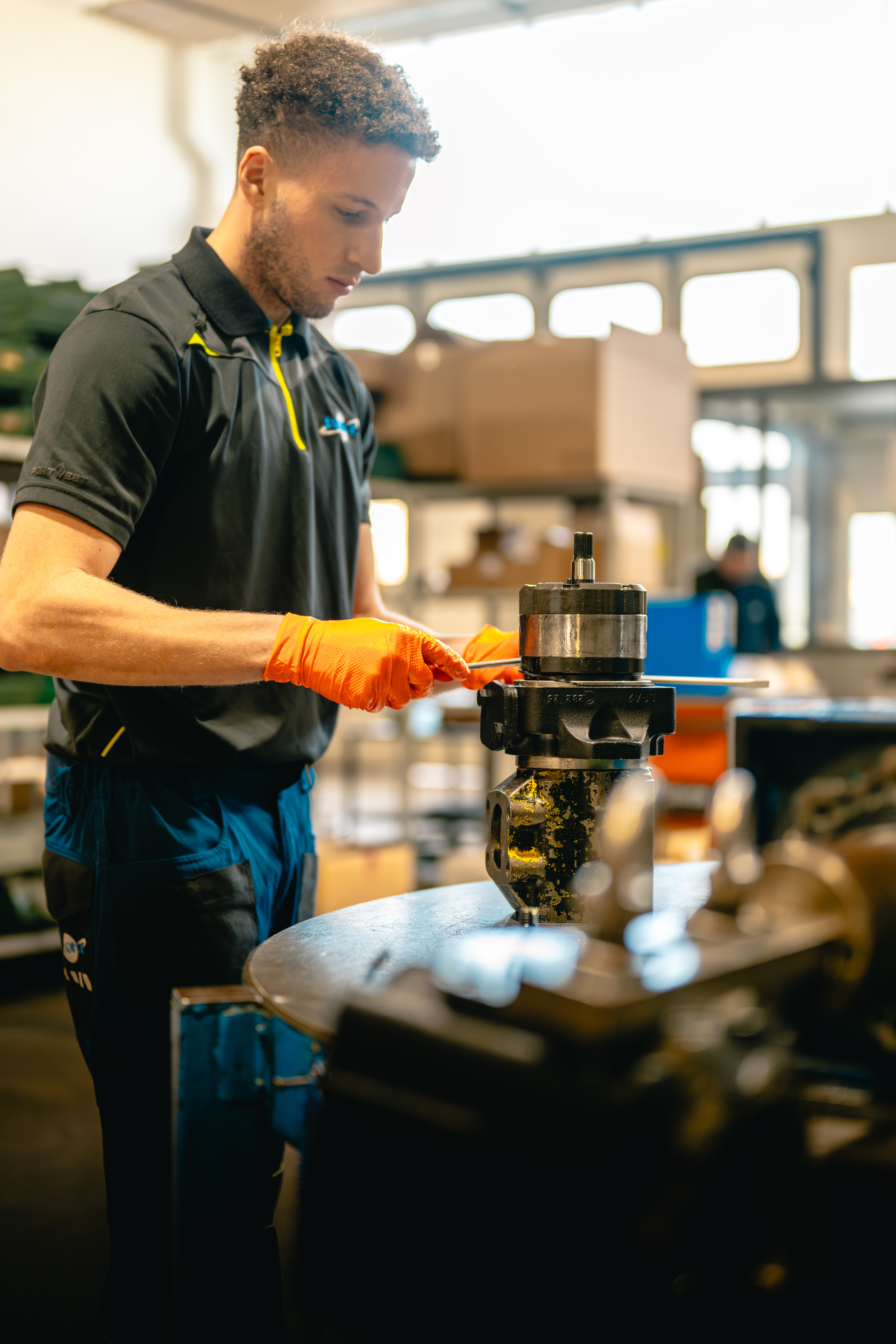 Ricambio oleodinamico utilizzato in un impianto industriale.